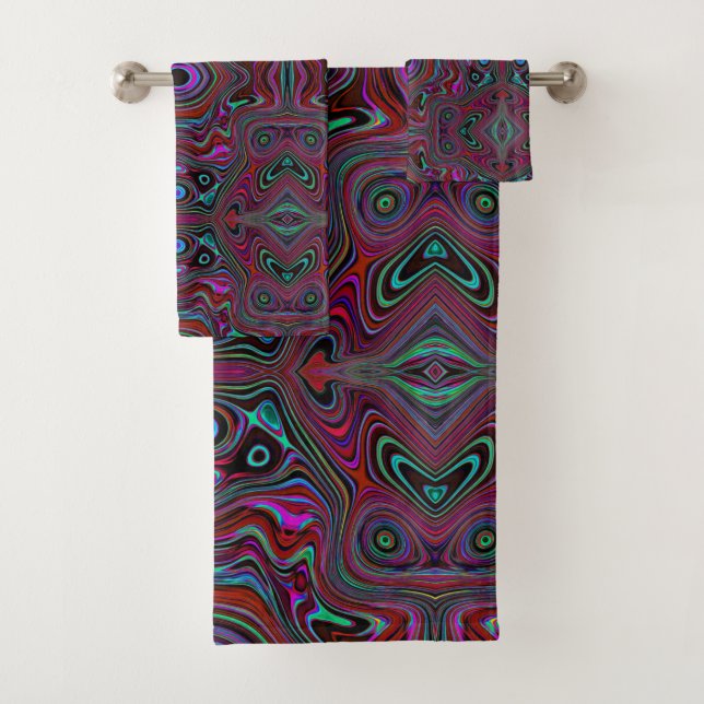 Trippy Seafoam Green and Magenta Abstract Pattern Bath Towel Set (Insitu)
