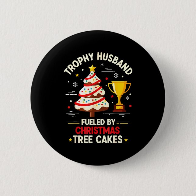Trophy Retro Husband Fueled By Christmas Tree Cake 6 Cm Round Badge (Front)