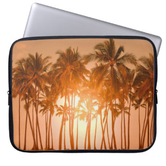 Tropical beach: scenic natural view laptop sleeve