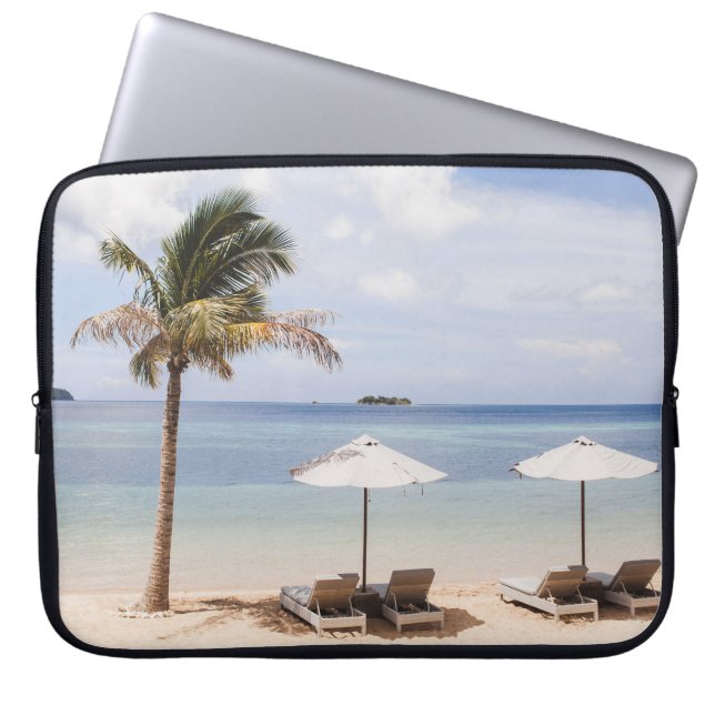 Tropical beach umbrellas: white, palm. laptop sleeve (Front)