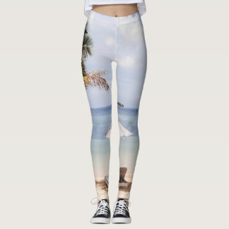 Tropical beach umbrellas: white, palm. leggings