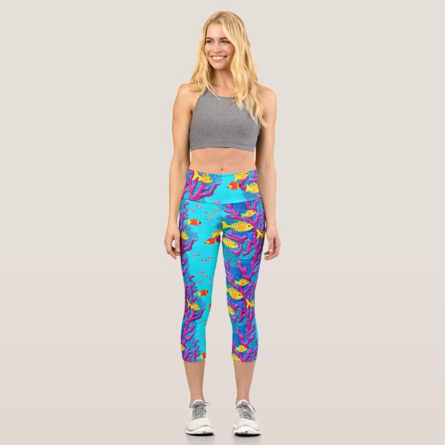 Tropical Fish Seamless Pattern Capri Leggings (Front)