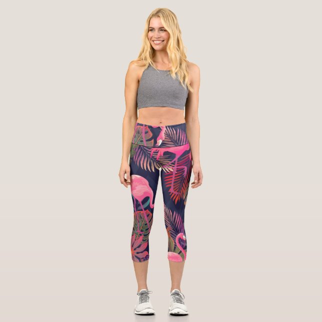 Tropical flamingo: vintage palm pattern. capri leggings (Front)
