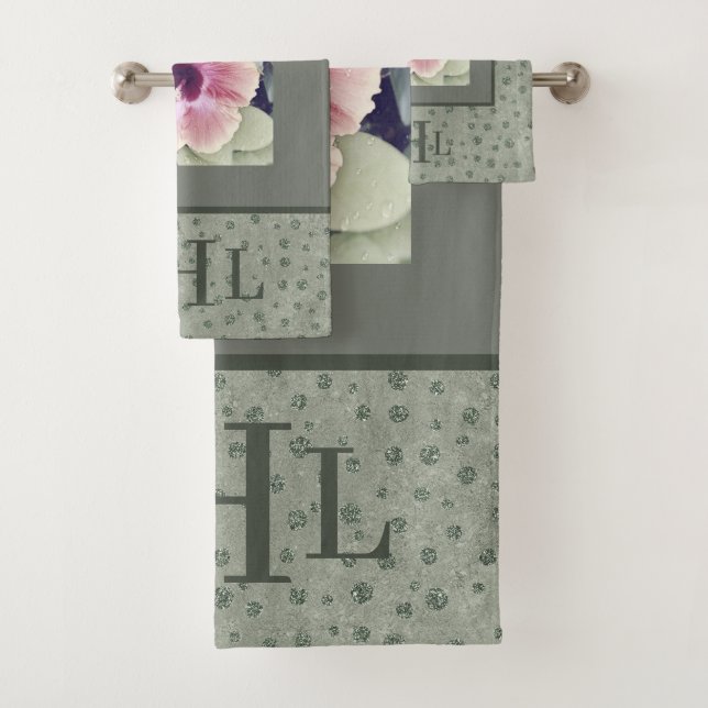 Tropical Flower in Sage Green & Leopard Print Bath Towel Set (Insitu)