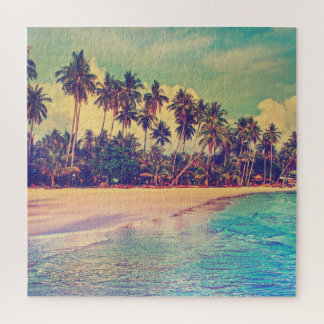 Tropical paradise: sea, hotel, beach. jigsaw puzzle