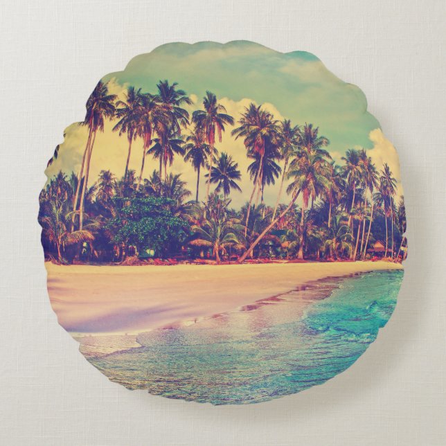 Tropical paradise: sea, hotel, beach. round cushion (Front)