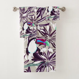 Tropical pattern with palm trees and birds. bath towel set