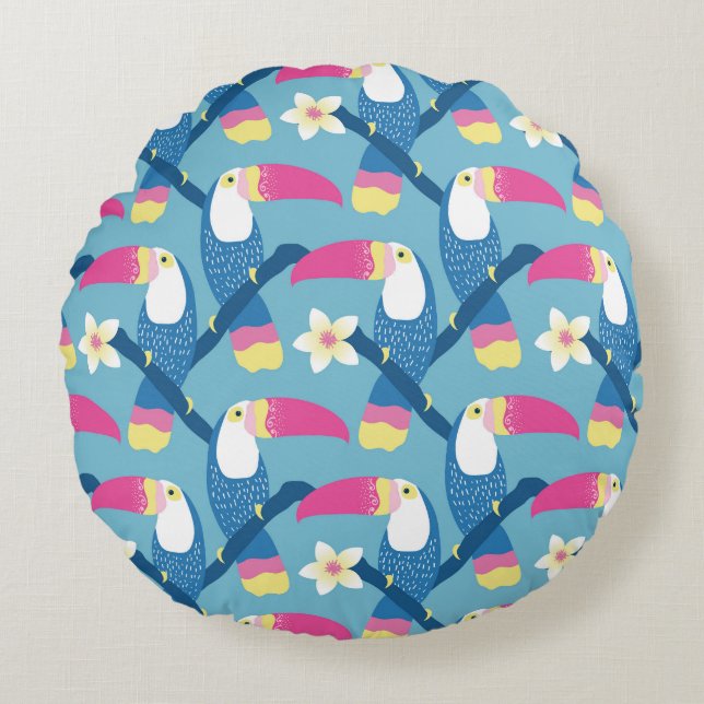 Tropical toucan: vibrant floral pattern. round cushion (Front)