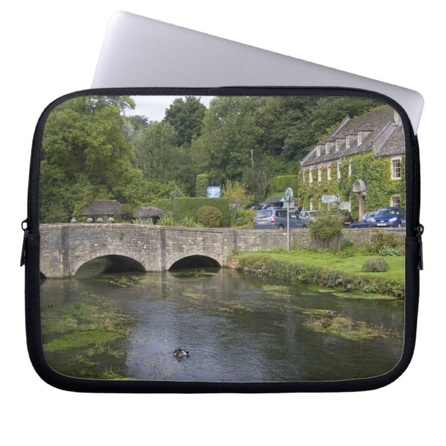 Trout stream in the village of Bibury, Laptop Sleeve (Front)