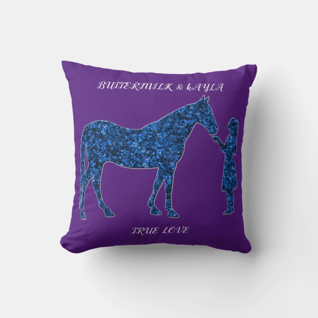 "TRUE LOVE" THROW PILLOW WITH PERSONALIZED NAME. (Front)