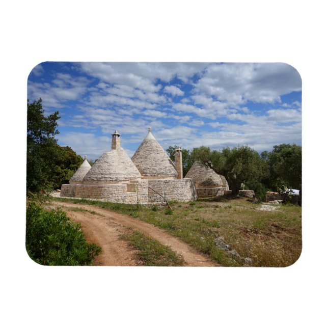 Trulli houses in Puglia/Apulia Magnet (Horizontal)
