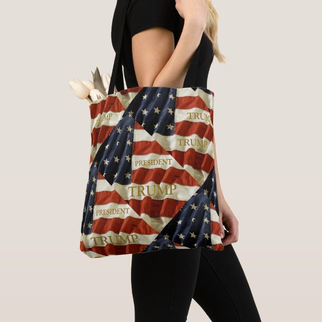Trump 2024 tote bag (Close Up)