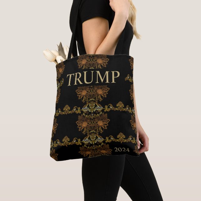 TRUMP 2024 TOTE BAG (Close Up)