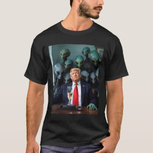 Trump Aliens Office Photo Uap Ufo Extraterrestrial T-Shirt