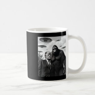 Trump Bigfoot Ufo Alien Encounter Extraterrestrial Coffee Mug