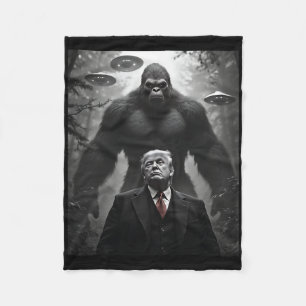 Trump Bigfoot Ufo Alien Encounter Visitation Consp Fleece Blanket
