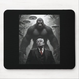 Trump Bigfoot Ufo Alien Encounter Visitation Consp Mouse Mat