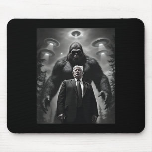Trump Bigfoot Ufo Alien Extraterrestrial Encounter Mouse Mat