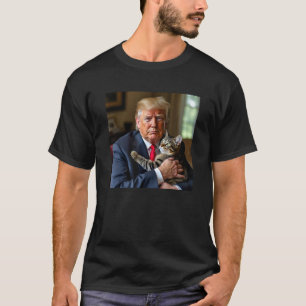 Trump Loves Cats Funny Photo Make Pets Safe Again  T-Shirt