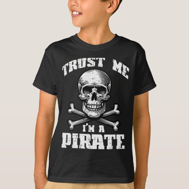 Trust Me Im A Rate Skull Crossbones Funny Men Wome T-Shirt (Front)