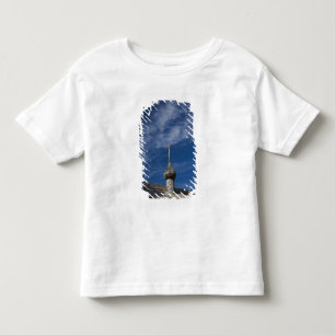 Ttraditional wooden Russian Orthodox church Toddler T-Shirt