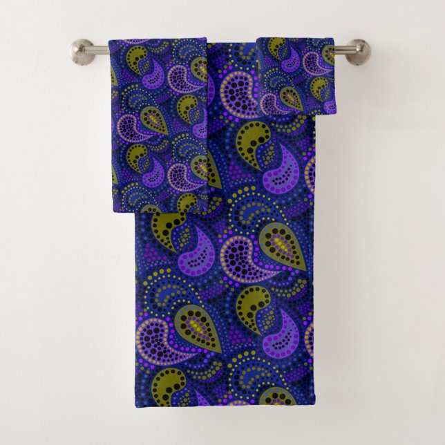 Turkish cucumbers abstract polka dot pattern bath towel set (Insitu)