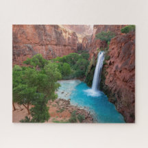 Turquoise Havasu Falls in Grand Canyon