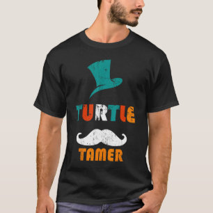 Turtle Tamer circus master Funny Animals Distresse T-Shirt