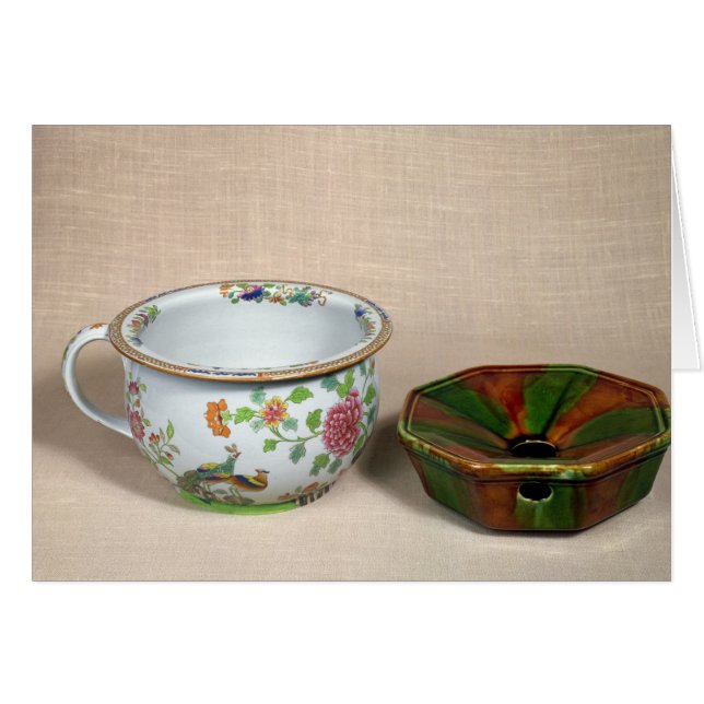Two chamber pots (Front Horizontal)