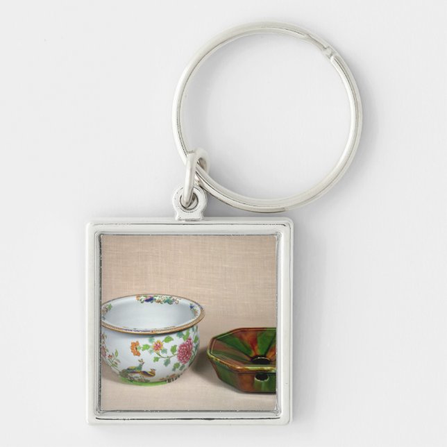 Two chamber pots key ring (Front)