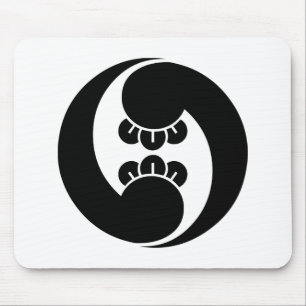 Two counterclockwise clove swirls mouse mat