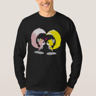 Two Cute Foxes Snuggled Together Celebrating Valen T-Shirt