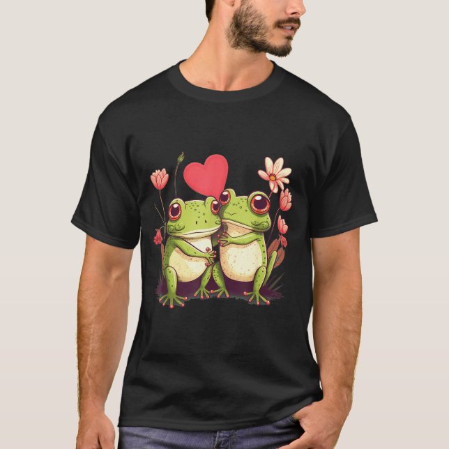 Two Frogs Valentines Day Love On Couple Frog  T-Shirt (Front)