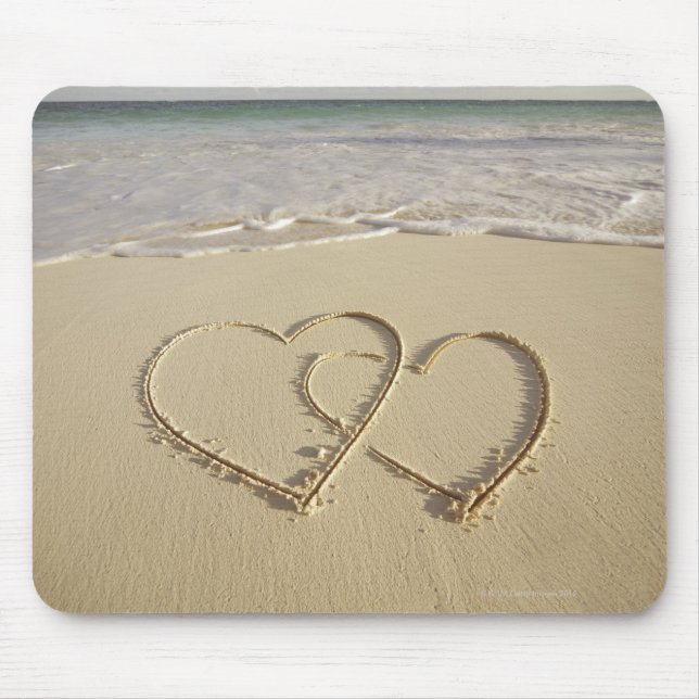 Two overlying hearts drawn on the beach mouse mat (Front)