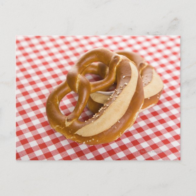 Two pretzel on chequered tablecloth postcard (Front)