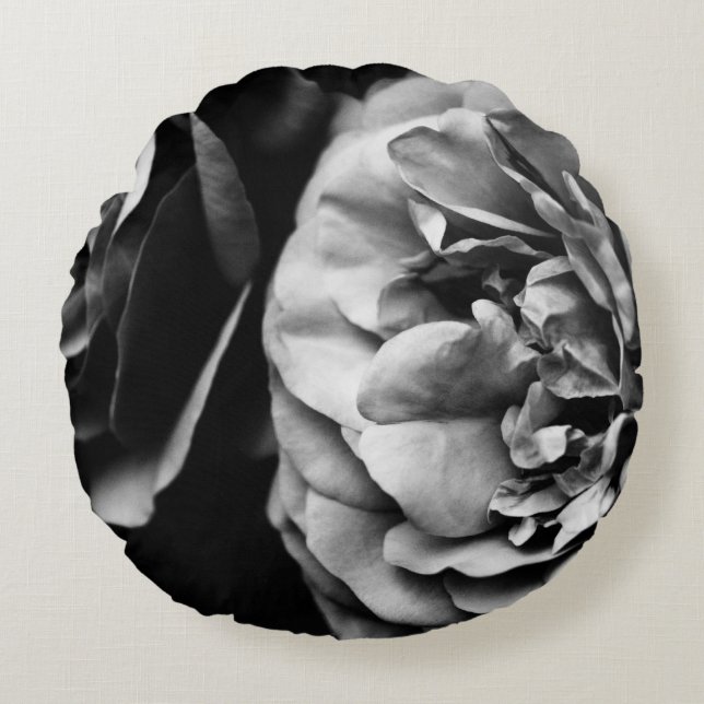 two roses round cushion (Front)