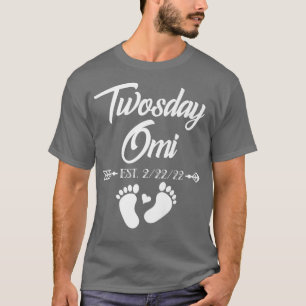 Twosday Omi Grandma Est 22222 New Baby Shower Anno T-Shirt