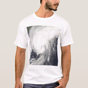 Typhoon Melor approaching Japan T-Shirt