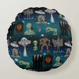 UFO Aliens Chupacabra Bigfoot Cryptids Round Cushion