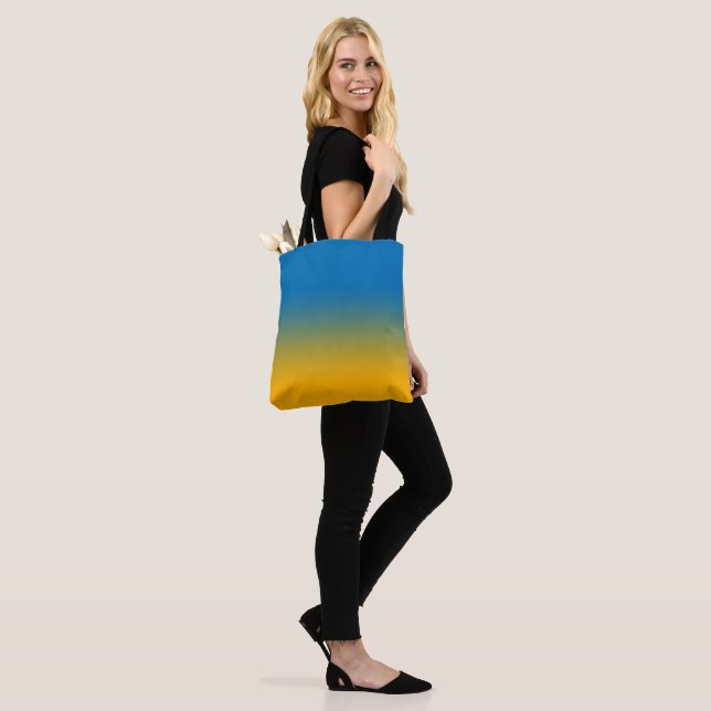 Ukraine, colours of freedom tote bag (On Model)