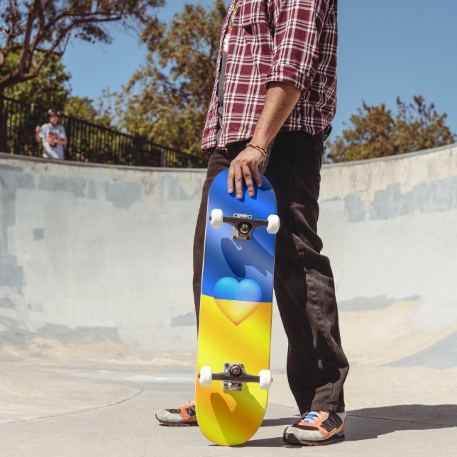 Ukraine Flag Skateboard with Heart - Freedom (Outdoor 2)