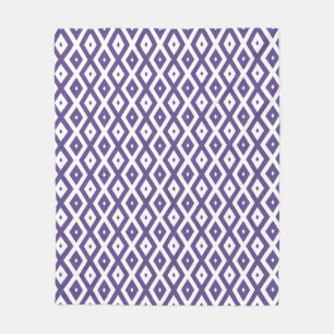 Ultra violet and white diamond pattern fleece blanket