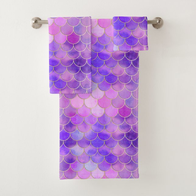 Ultra Violet & Gold Mermaid Scale Pattern Bath Towel Set (Insitu)