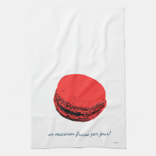 un macaron fraise par jour! tea towel