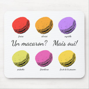 Un macaron? Mais oui! Mouse Mat