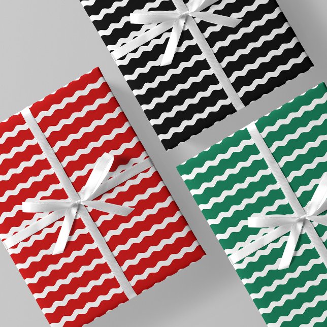 Unconventional Chic Black, Red & Green Christmas Wrapping Paper Sheet (Unconventional Chic Black, Red & Green Christmas Wrapping Paper Sheets)