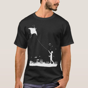 underwater girl / boy hang-glide devil fish T-Shirt