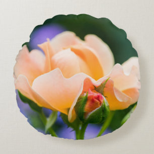 unfolding desire round cushion