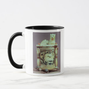 Unguent jar with a figure of a the king as a lion mug