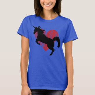 Unicorn love and tie dye coolness. T-Shirt